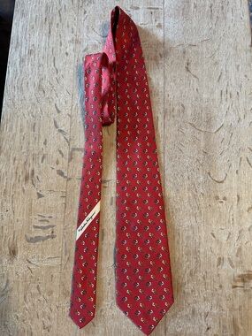 Salvatore Ferragamo red floral 100% silk tie classic